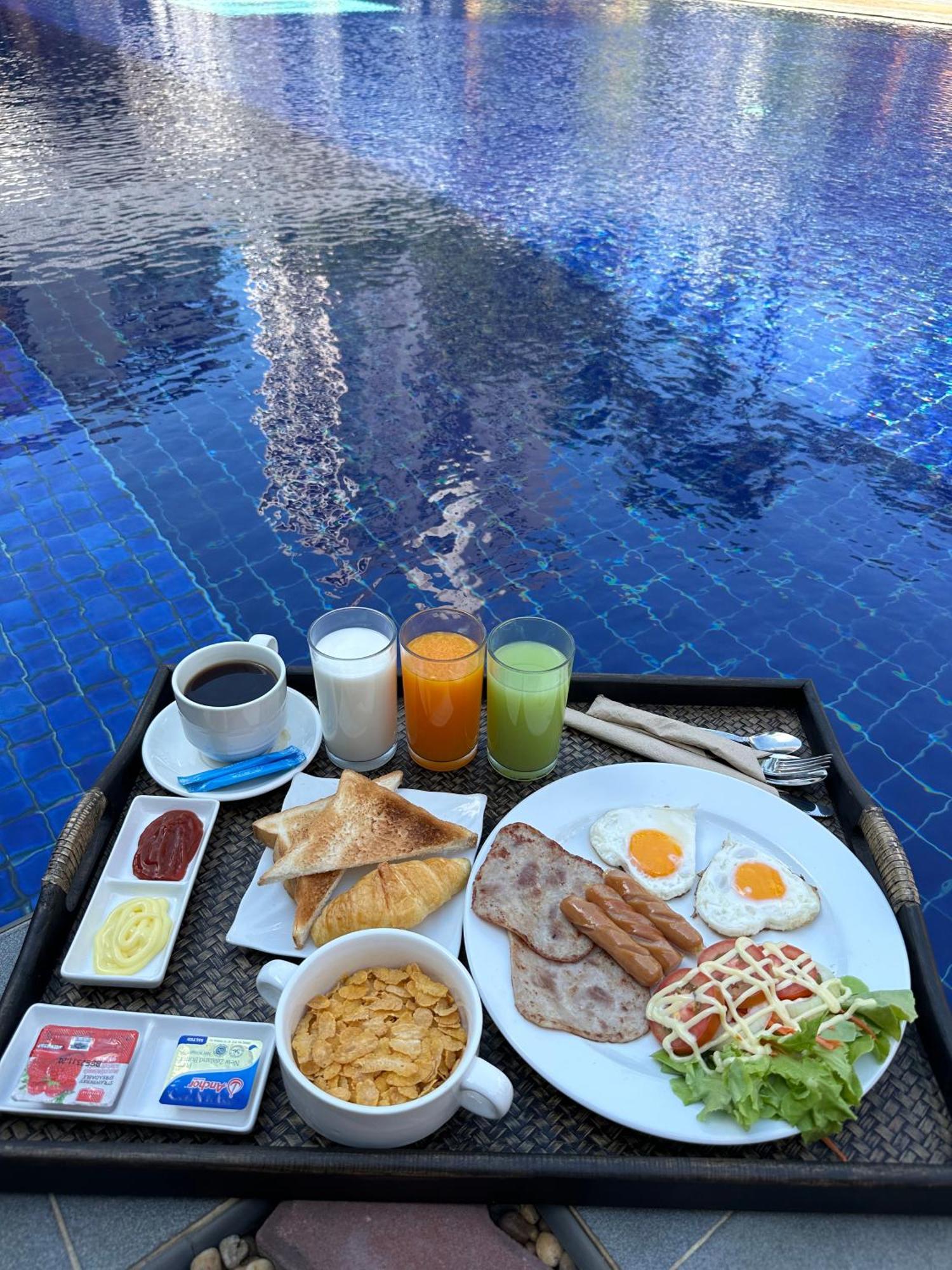 Paradise Land Resort Pattaya Bagian luar foto