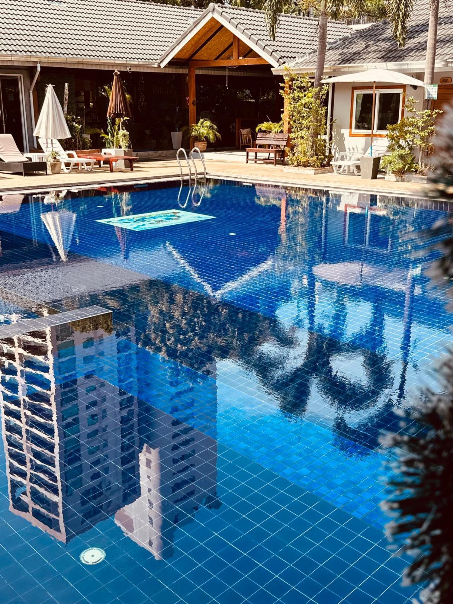 Paradise Land Resort Pattaya Bagian luar foto