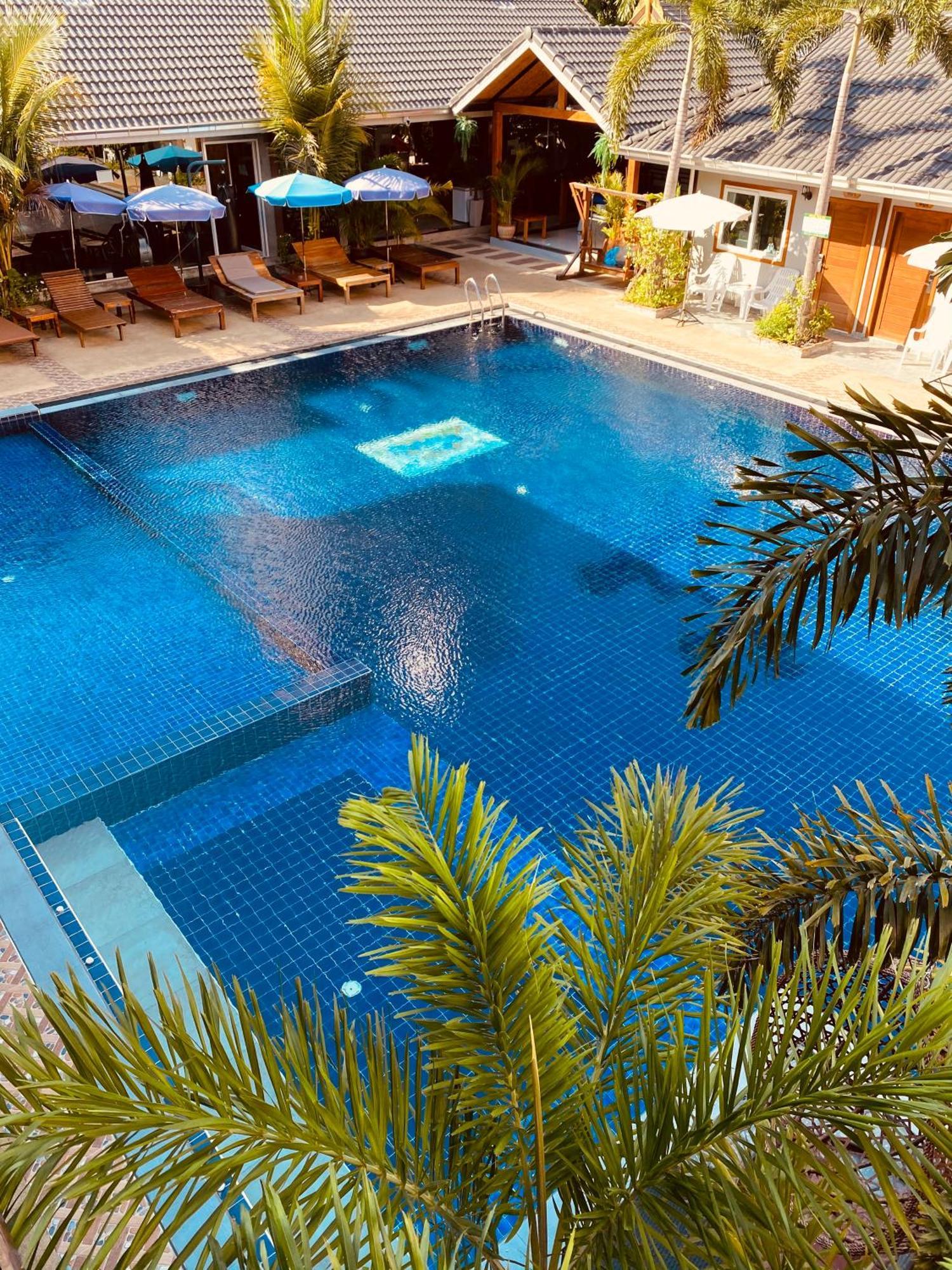 Paradise Land Resort Pattaya Bagian luar foto