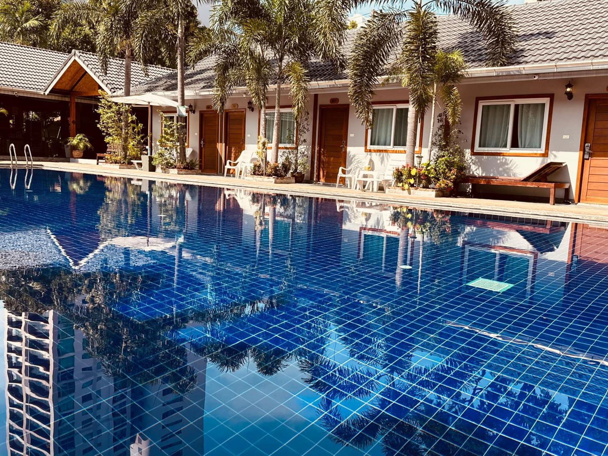 Paradise Land Resort Pattaya Bagian luar foto